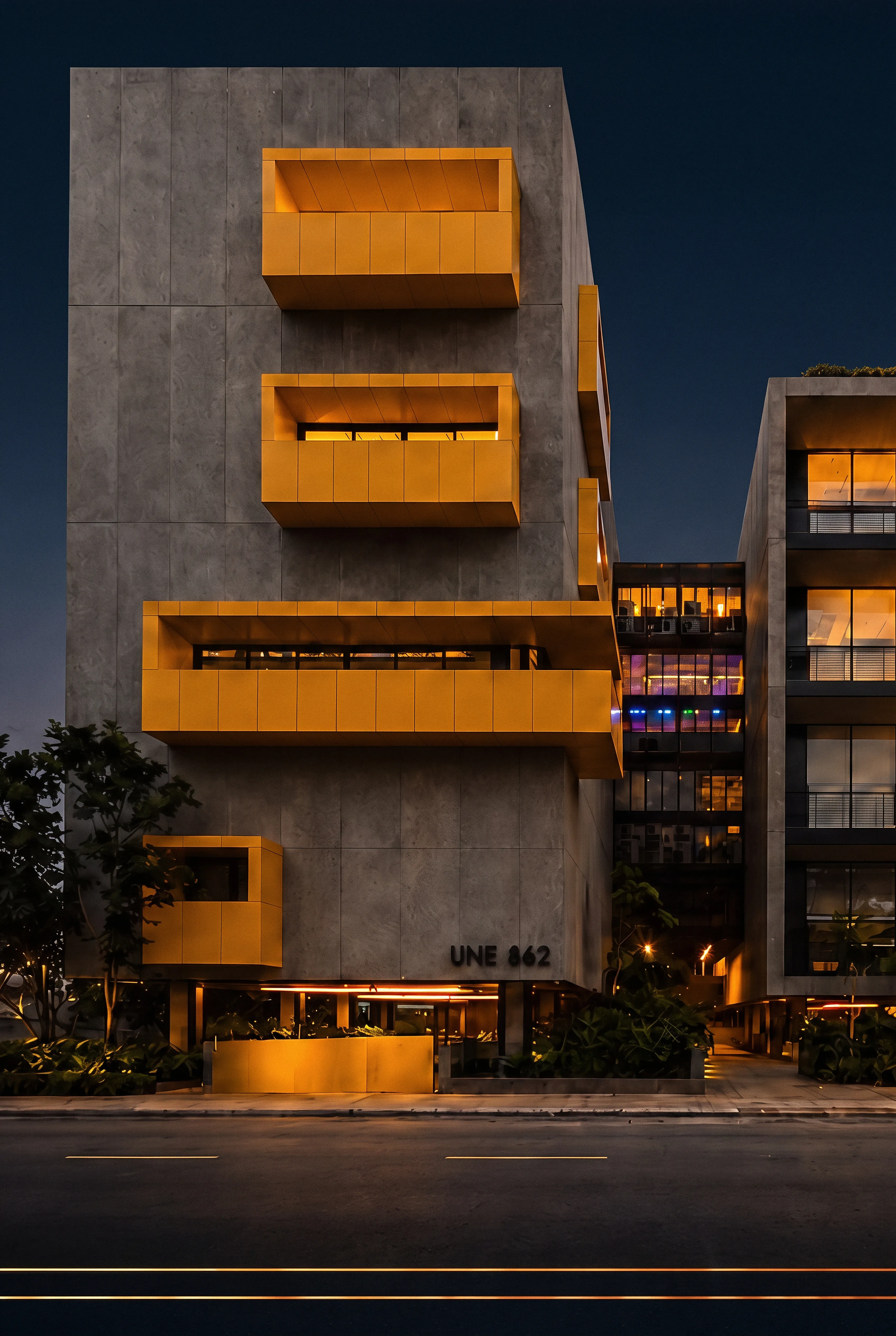Fachada noturna do UNE 862, na Rua Natingui, Vila Madalena